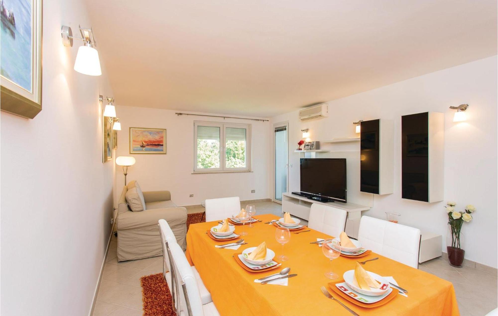 Amazing Apartment In Njivice With Wifi Екстериор снимка