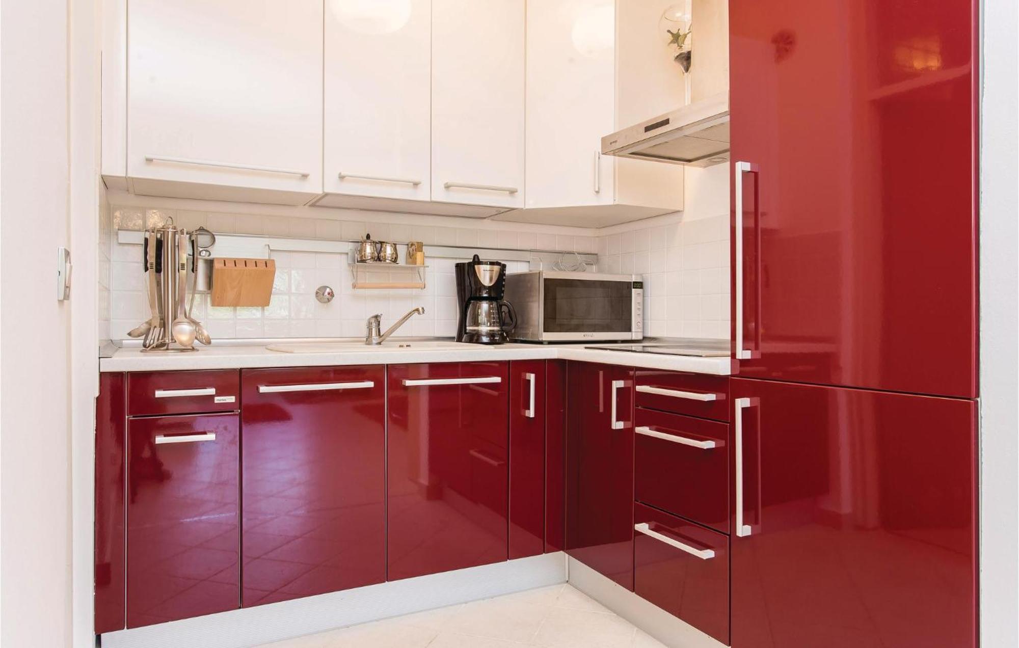 Amazing Apartment In Njivice With Wifi Екстериор снимка