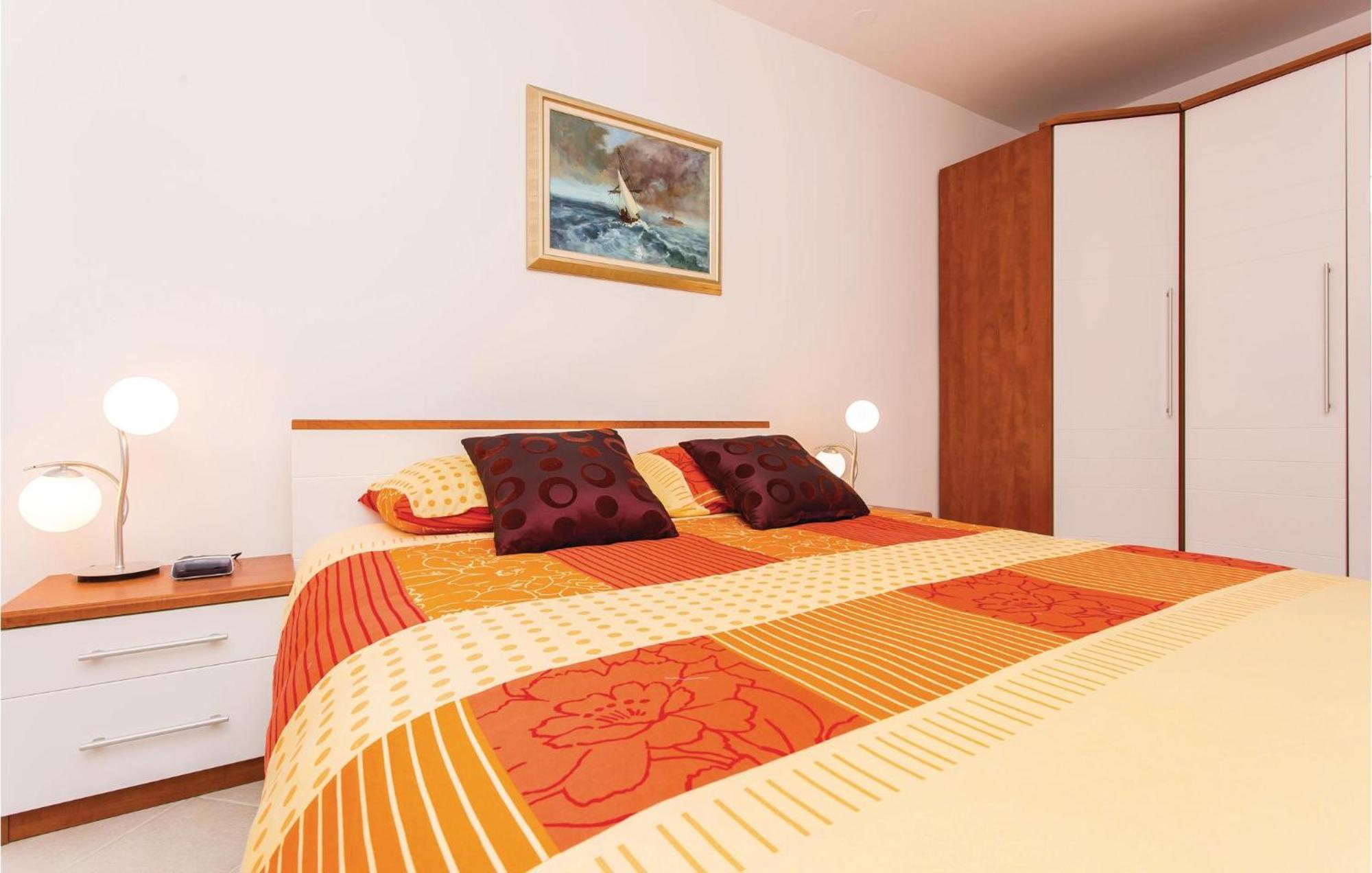Amazing Apartment In Njivice With Wifi Екстериор снимка
